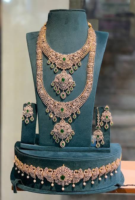 Master Craftsman at Siddh Nath Sarraf Best Jewellery Store in Bahraich